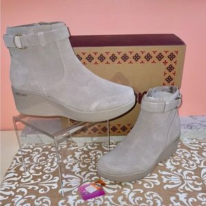 Skechers 167579 NIGHT VALLEY TAUPE Scotch-guard Suede Leather Boots Sz 9 NIB